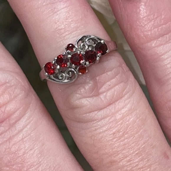 Kay Sterling Silver Garnet Ring Intricate Design Red Gemstones Band size 6 - Picture 4 of 9